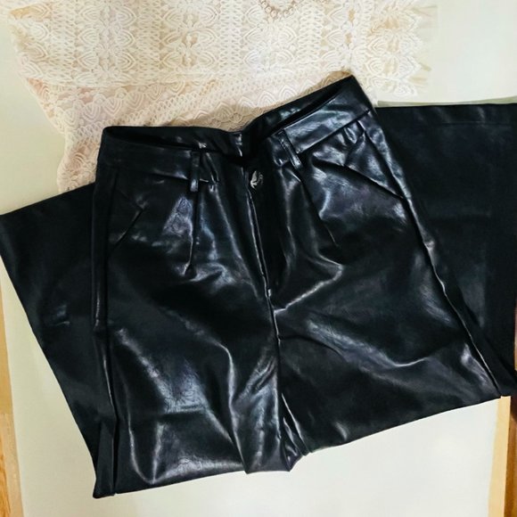 Pleather and Lace Trunk - Picture 3 of 8